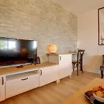 Apartment La Campagne Romantique - Avec Entree Autonome, Clim Neuve, Parking Prive & Sa Piscine ! - *