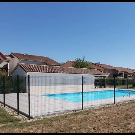 La Campagne Romantique - Avec Entree Autonome, Clim Neuve, Parking Prive & Sa Piscine ! - Lejlighed
