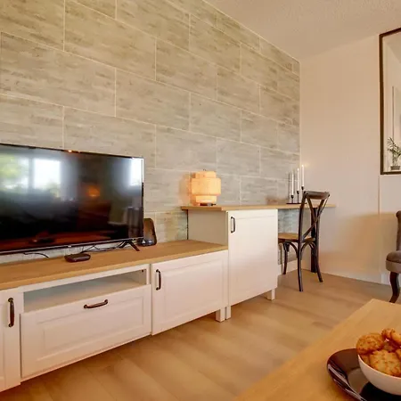 Appartement La Campagne Romantique - Avec Entree Autonome, Clim Neuve, Parking Prive & Sa Piscine ! - *